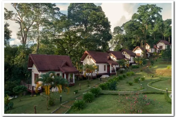 Falls View Resort Pakxong (E-Tu Waterfall Resort)