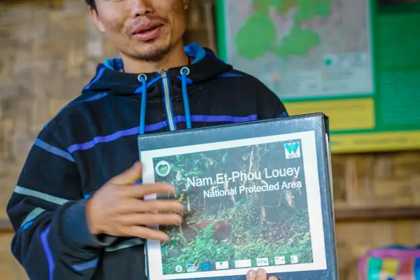 ຍ່າງປ່າພູເຂົາທະເລໝອກ