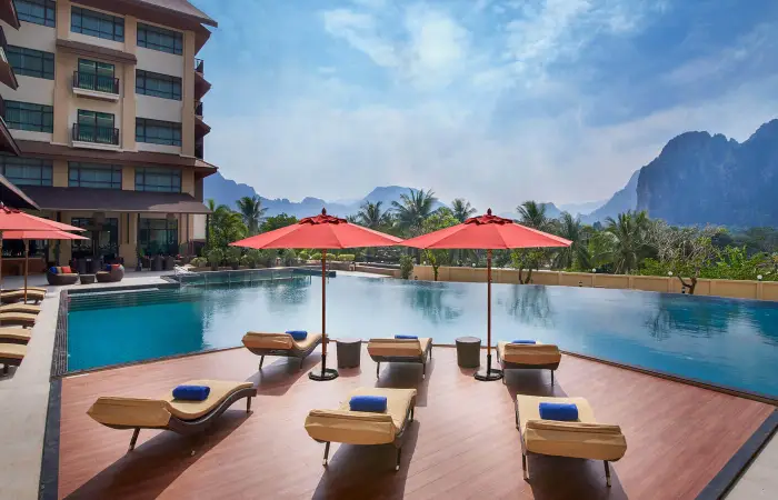 ທ່ອງທ່ຽວພ້ອມທີ່ພັກ