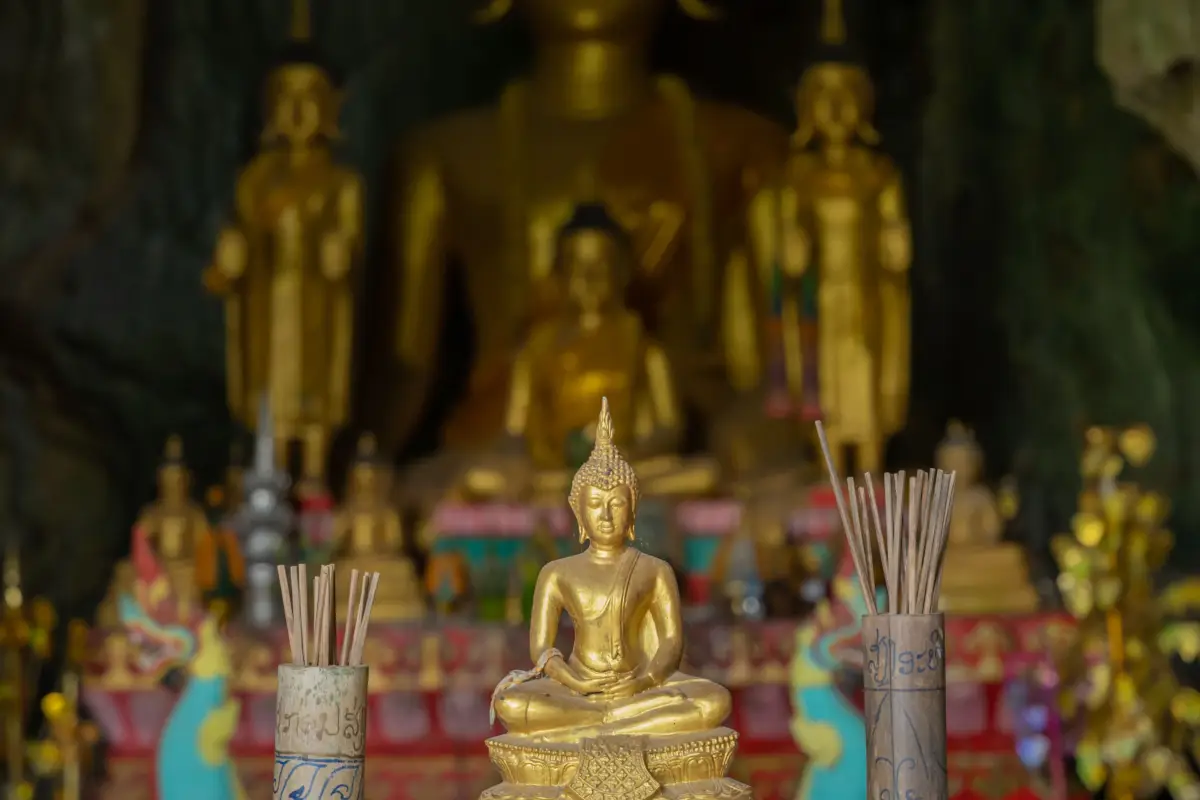 บ้านถ้ำช้าง