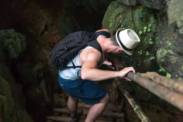 ປະສົບການໃນການສຳຫຼວດວັງວຽງ (2)