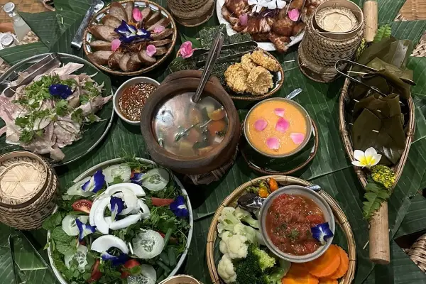 Taste & Create: Market Tour, Lao Cooking Class & Whiskey Village