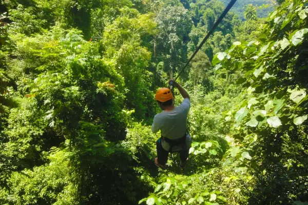 半日在Nahm Dong Park体验滑索活动
