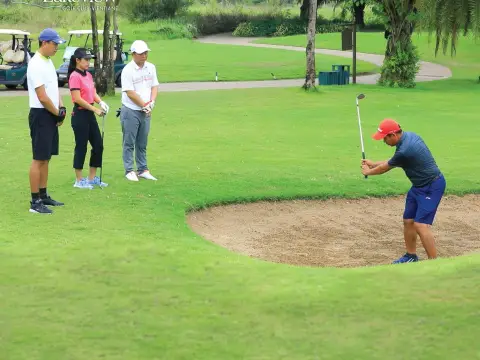 湖景高尔夫俱乐部在万象