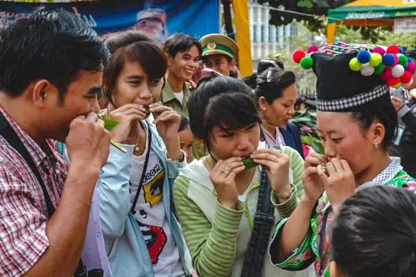 Authentic Lao Textile & Handicraft Shopping Adventure in Luang Prabang