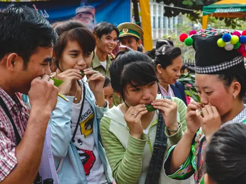 Authentic Lao Textile & Handicraft Shopping Adventure in Luang Prabang