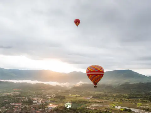 Sunrise City View Hot Air Balloon Over Vang Vieng