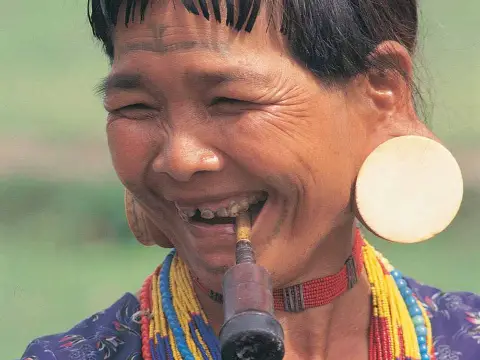 ทัวร์ไฮไลท์ของโบลาเวน & ประสบการณ์การเข้าพักแบบโฮมสเตย์