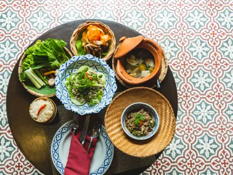 ຕົ້ນຕໍ່າລັບເມນູປານໍ້າຂອງ