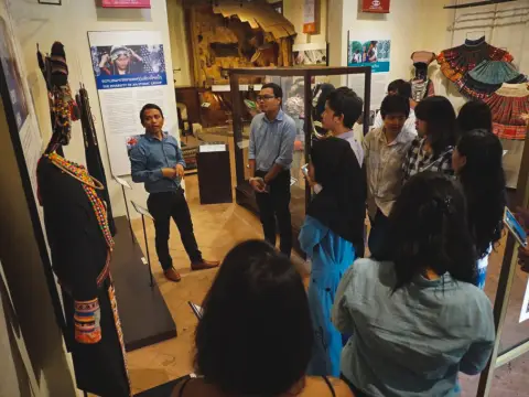 “A Guide to Buying Ethnic Handicrafts in Luang Prabang” Hands-On Talk