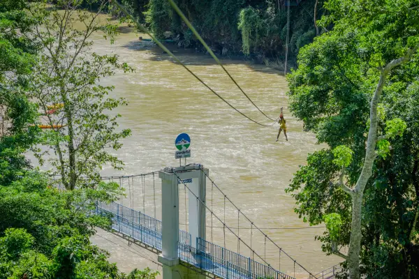 半日滑索穿越南松河