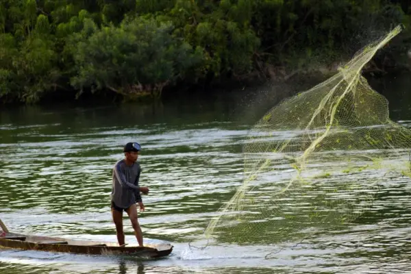 2 Day Fish Like a Local & Picnic on the Nam Ou River & Overnight Camping