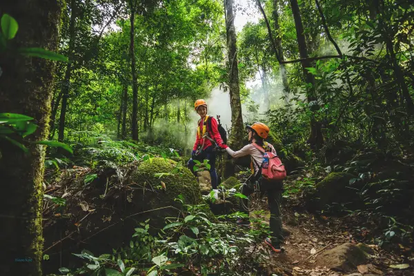 ATV（全地形车）、徒步、空中走廊、瀑布和绳降。