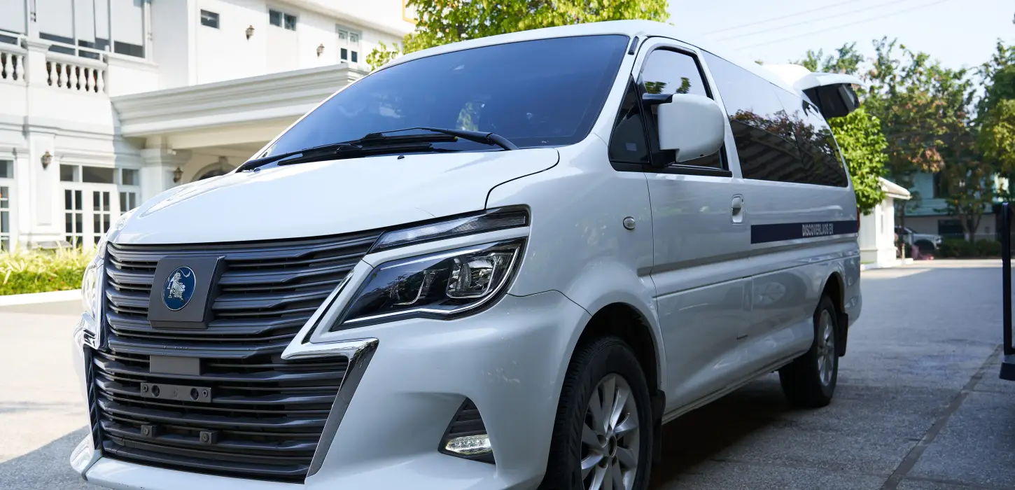 Private Airport Transfer By Aircon-Minivan in Luang Prabang